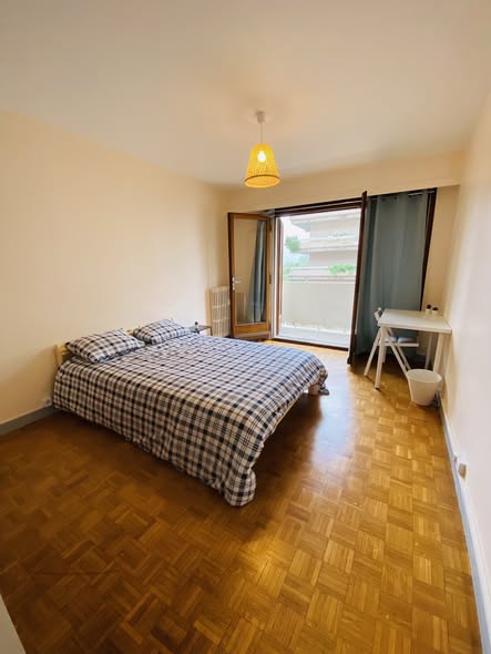 Chambre avec Balcon à Annemasse