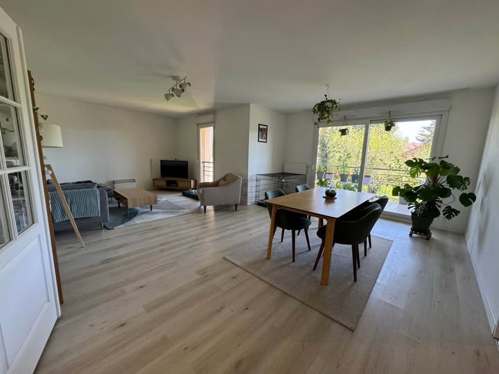 Appartement T4 de 115 m2 à louer Ferney Centre