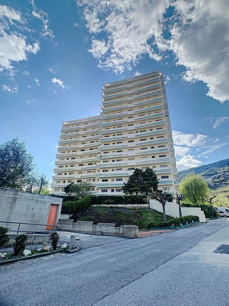 Charmant appartement 2.5 pièces avec balcon à Sierre