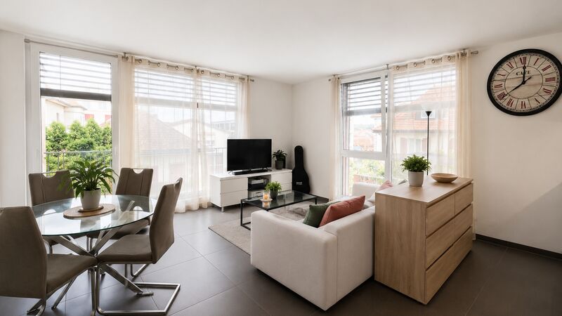 Spacieux appartement meublé de 2,5 pièces avec balcon